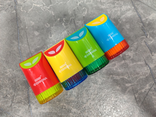 تراش مخزندار Corona Office مدل 5555 با بدنه مقاوم و تیغه تیز