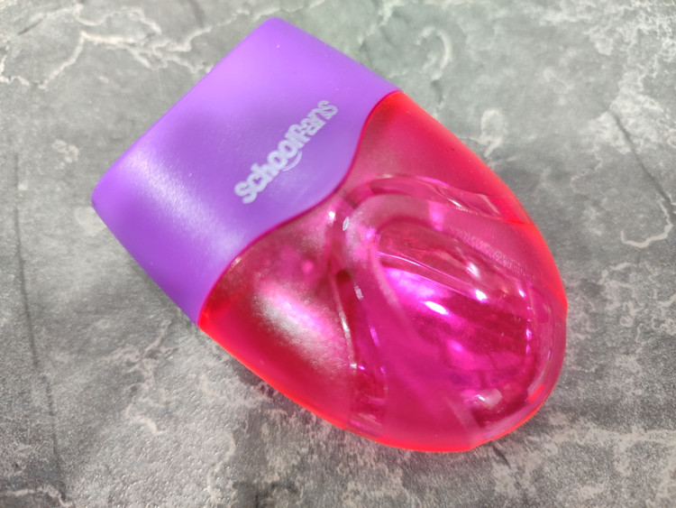 تراش مخزندار دوقلو School Fans با دو سوراخ و مخزن شفاف