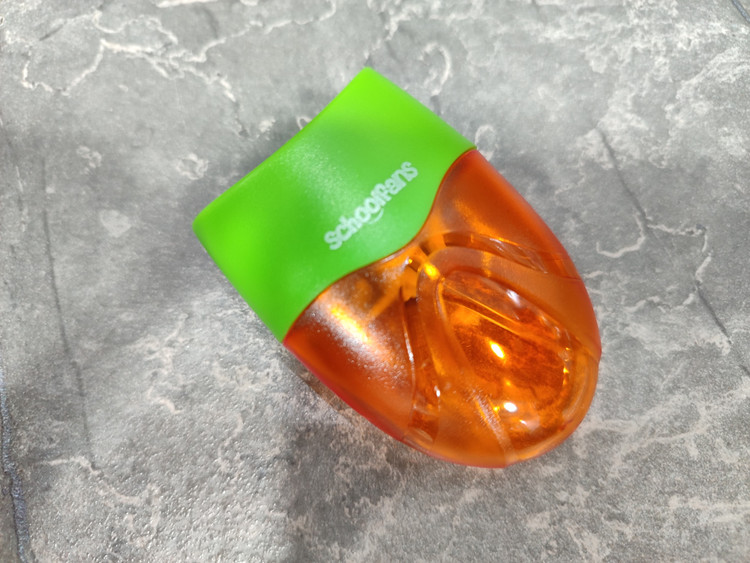 تراش مخزندار دوقلو School Fans با دو سوراخ و مخزن شفاف