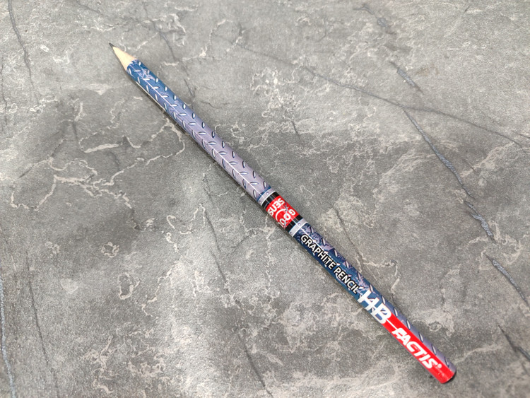 مداد مشکی FACTIS با نوشتار روان و بدنه خوشدست