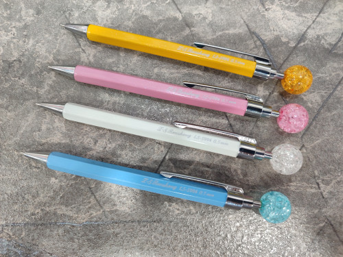 اتود 0.5 MAI GUANG با طراحی خوشدست و نوشتار دقیق