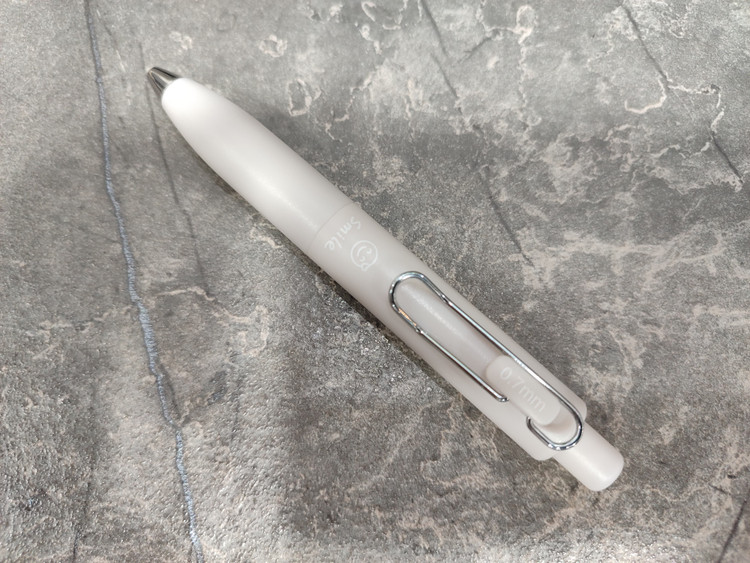 خودکار فشاری 0.7 Smile با طراحی خوشدست و نوشتار روان