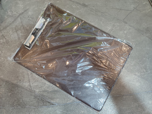 تخته شاسی A4 چرمی با طراحی شیک و گیره مقاوم