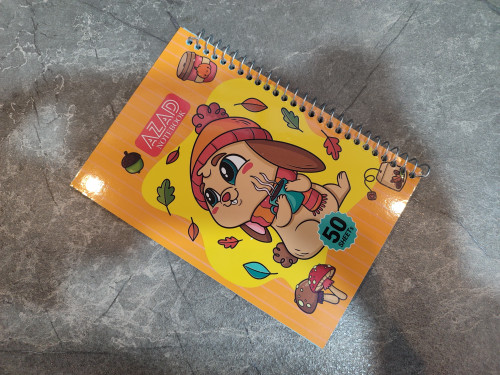 دفترچه یادداشت برند AZAD با طراحی ساده و کاغذ باکیفیت