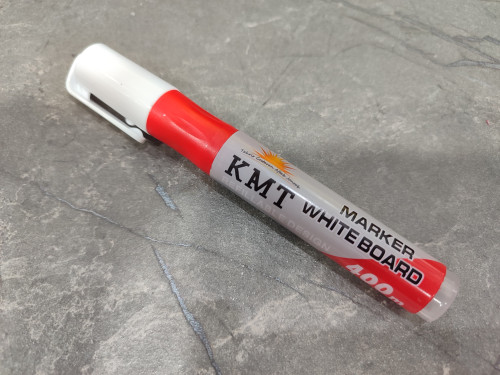 ماژیک وایتبرد برند KMT با نوشتار روان
