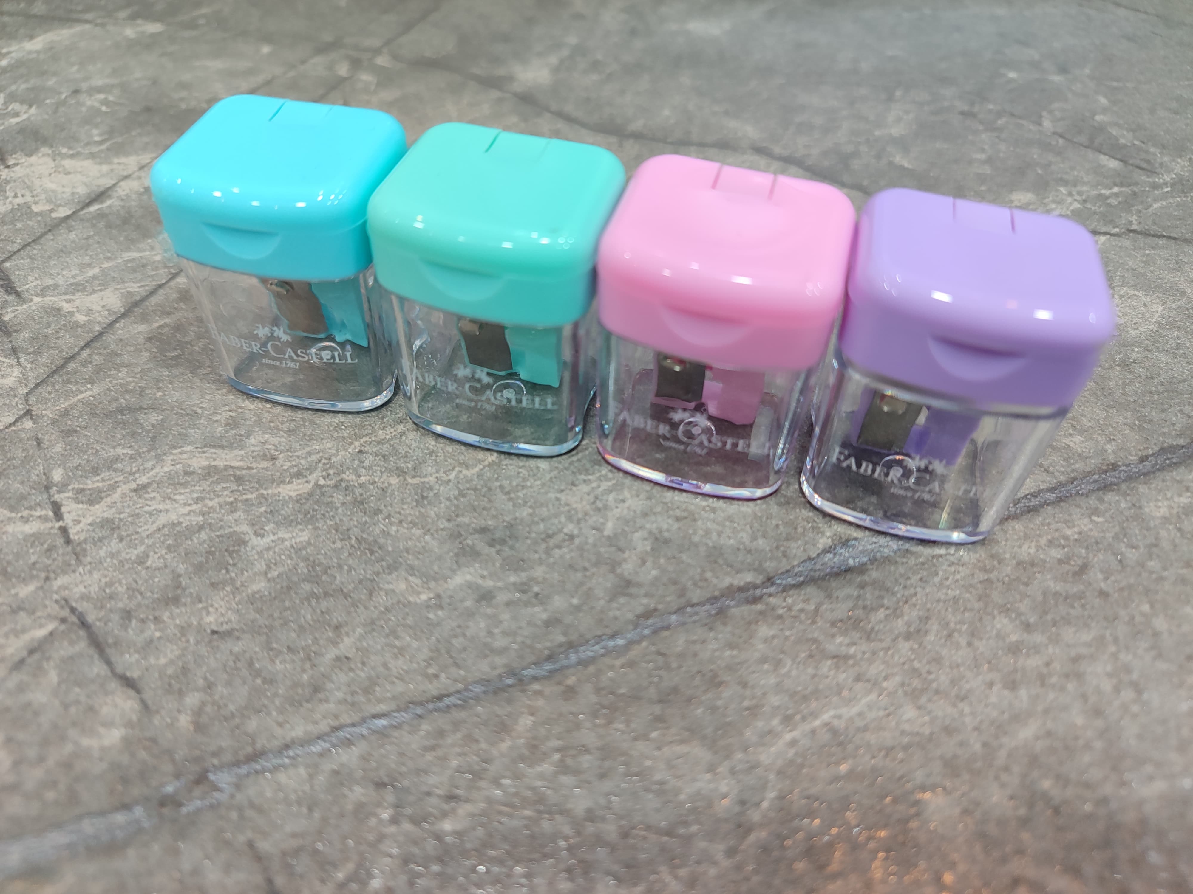 تراش مخزندار Faber-Castell با تیغه ضدزنگ و ظرفیت بالا برای مدادهای معمولی